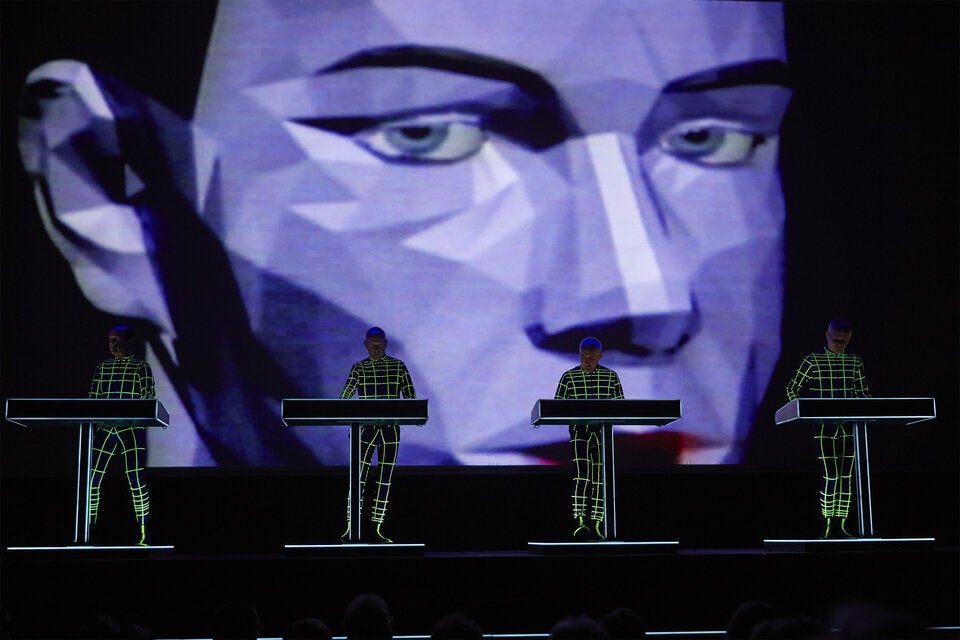 Kraftwerk elektrisieren Schönbrunn