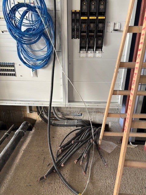 Kabeldiebe verzögern Schwimmvergnügen in Kremser Hallenbad