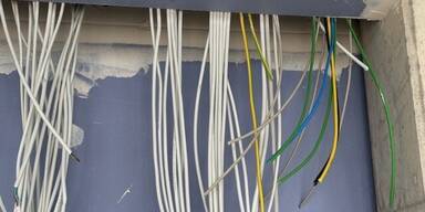 Kabeldiebe verz&ouml;gern Schwimmvergn&uuml;gen in Kremser Hallenbad