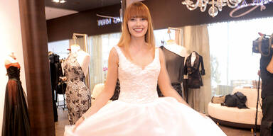 Miss Austria zeigt ihre Opernball-Robe