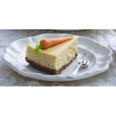 Käsekuchen mit Marzipankarotten