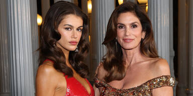 Glanz, Herzbeben & hei&szlig;e Einblicke bei der &bdquo;LACMA"-Gala