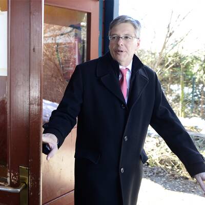 BZÖ-Obmann Josef Bucher bei der Stimmabgabe in Friesach