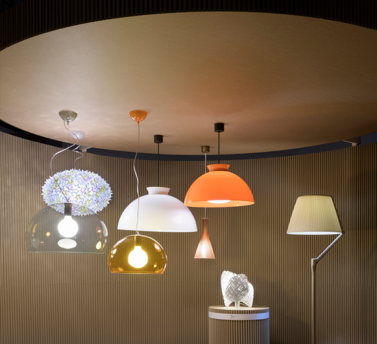 Spannendes Licht. Kartell bietet bunte, transparente bis hin zu skulpturalen Leuchtmitteln.