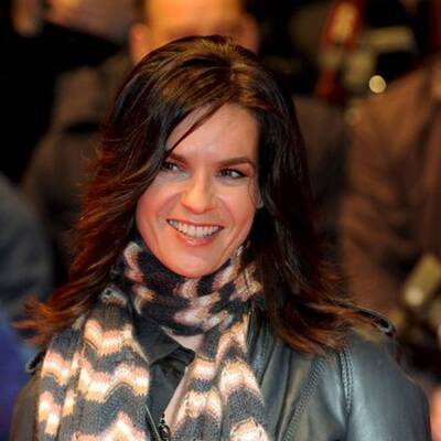 Rihanna - Queen of Downloads