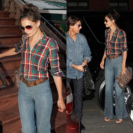 Katie Holmes lässig in Karohemd und Jeans