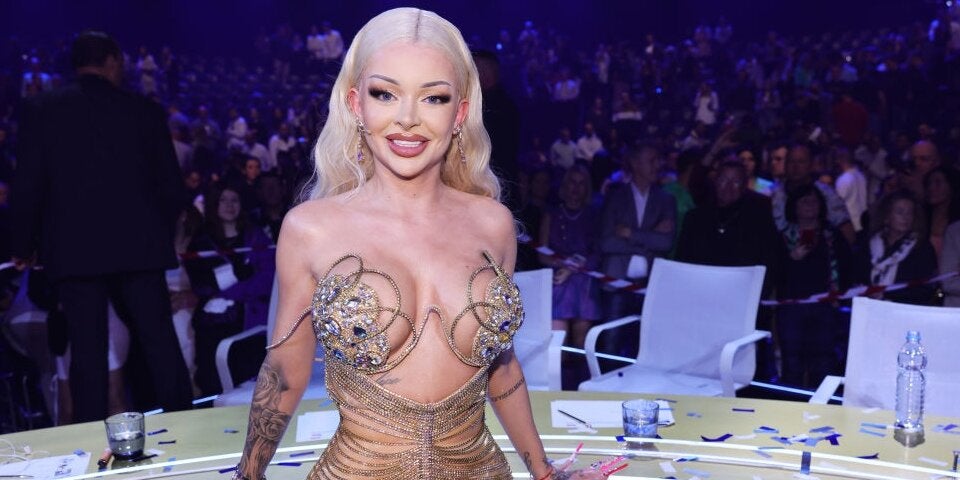 Tür bei Razzia aufgebrochen: Verdacht gegen Star-Rapperin