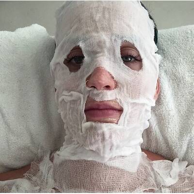 Masken-Mädels - Erkennen Sie diese Promidamen? 