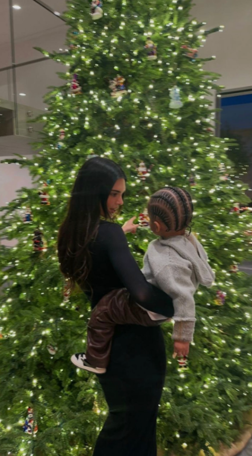 Kuscheln, schlemmen und singen! So feierten die Stars Thanksgiving