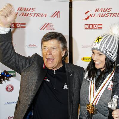 Die besten Bilder von Annas Gold-Party