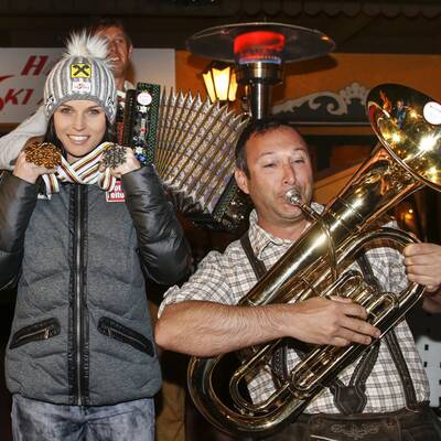 Die besten Bilder von Annas Gold-Party