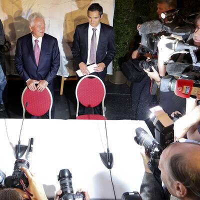 Der Milliardär lud in die Orangerie nach Schönbrunn ein.