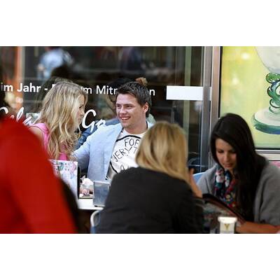 Tatjana Batinic und Sebastian Boenisch turteln in Wien