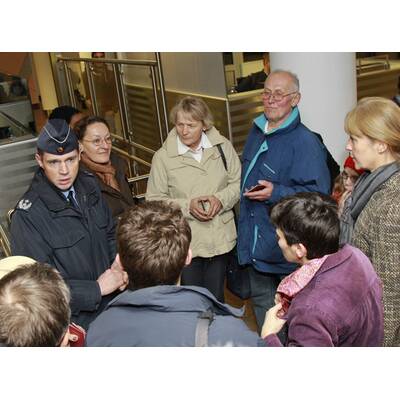 Mit Militärflugzeug in die Heimat