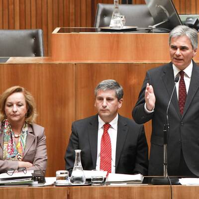 Maria Fekters erster Parlaments-Auftritt als Finanzministerin