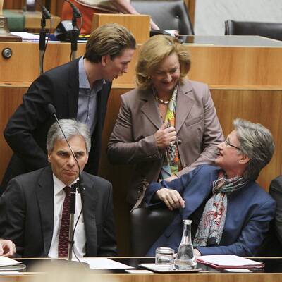 Maria Fekters erster Parlaments-Auftritt als Finanzministerin