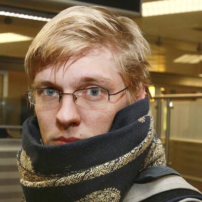 Mit Militärflugzeug in die Heimat