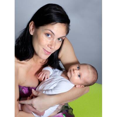 Adriana Zartl zeigt Baby Luca