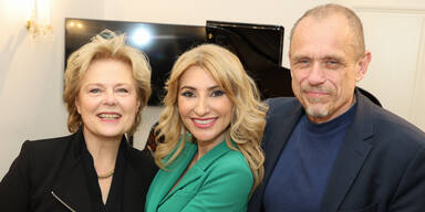 Ildiko Raimondi, Donka Angatscheva und Gery Keszler