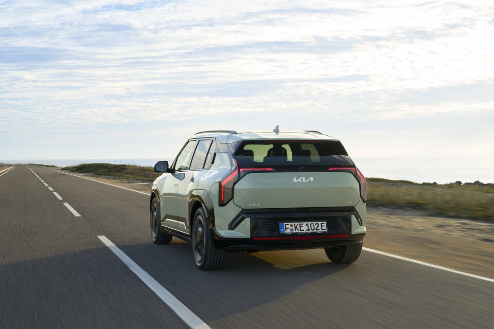 In den Kofferraum passen ab 460 und bis zu 1.251 l.