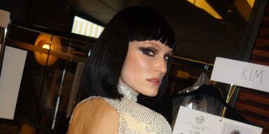 Kim Hnizdo bei Philipp Plein Show in Cannes