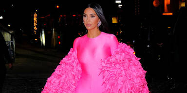 So tragen die Stars die Trend-Farbe des Jahres