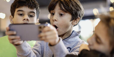 Kinder müssen Handy abgeben