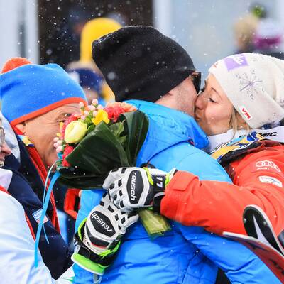 So emotional feiert Michaela Kirchgasser