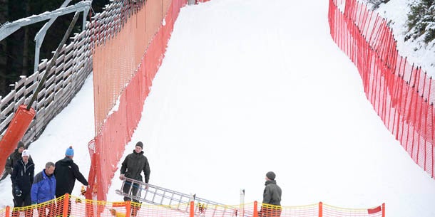 Ständiger Schneefall, zur Abfahrt Sonne