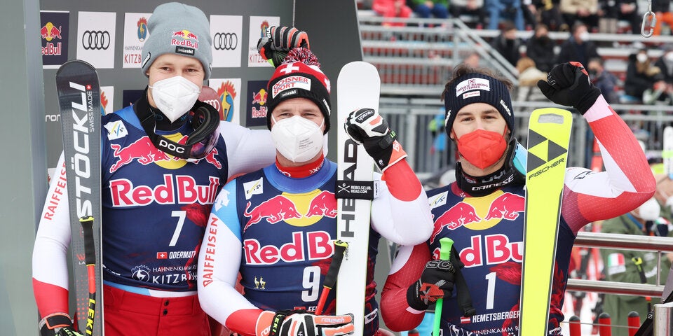 Siegerfoto: Zweitplatzierter Marco Odermatt (li.), Abfahrtssieger Beat Feuz und Podest-Debütant Daniel Hemetsberger.
