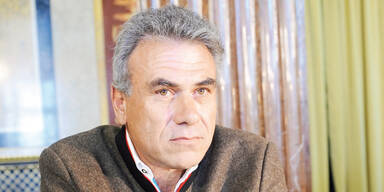 Porsche von Ex-Politiker zerst&ouml;rt