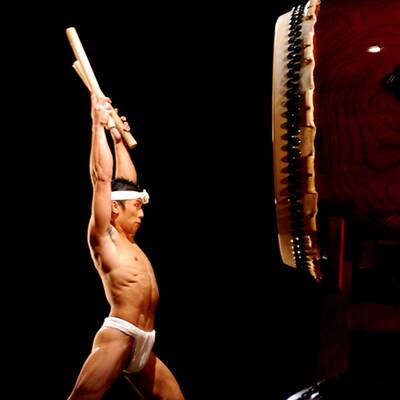 Rihanna - Queen of Downloads