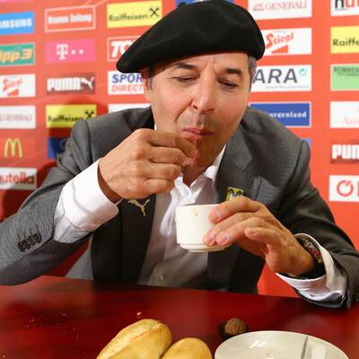 Koller als Franzose verkleidet