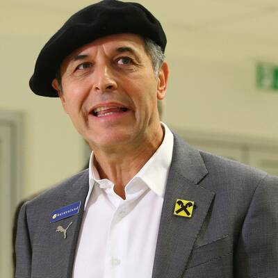 Koller als Franzose verkleidet