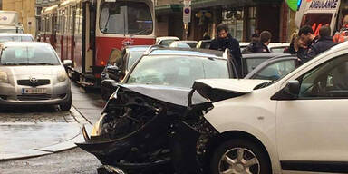 Autos krachen in Ottakring zusammen