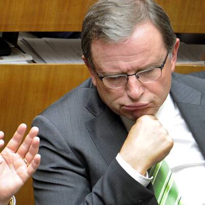  Die Causa Graf, Diplomatenpässe und das Transparenzpaket werden im Hohen Haus diskutiert.