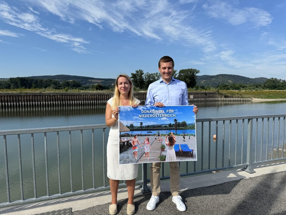 Kontroll-Landesrat Sven Hergovich und Korneuburgs Vize-Bürgermeisterin Bernadette Haider-Wittmann.  