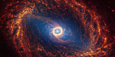 Über 11 Milliarden Jahre alt: Astronomen entdecken riesiges "kosmisches Netz"