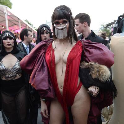 Die schrägsten Kostüme am Life Ball