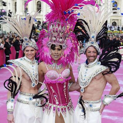 Die schrägsten Kostüme am Life Ball