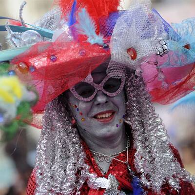 Die schrägsten Kostüme am Life Ball