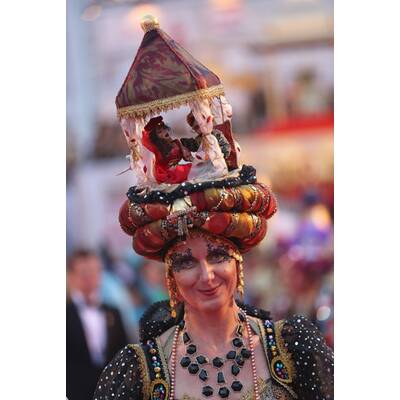 Die schrägsten Kostüme am Life Ball