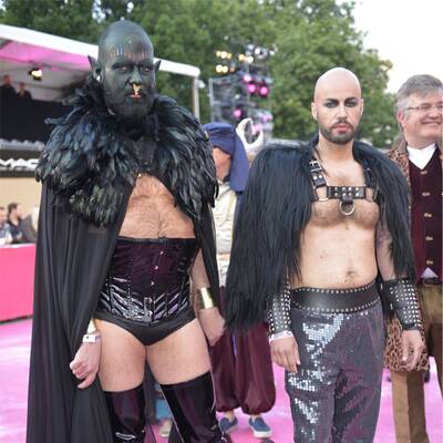 Die schrägsten Kostüme am Life Ball