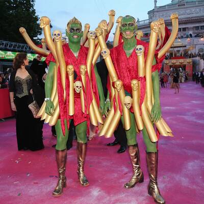 Die schrägsten Kostüme am Life Ball