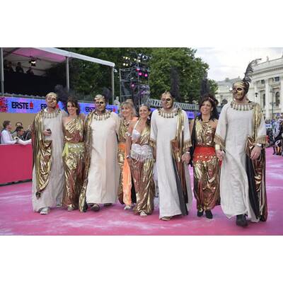 Die schrägsten Kostüme am Life Ball