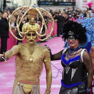 Die schrägsten Kostüme am Life Ball
