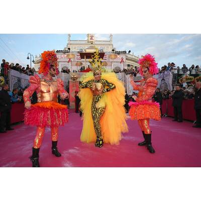 Die schrägsten Kostüme am Life Ball