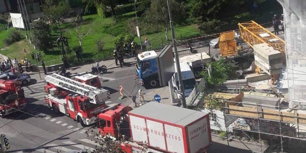 Kran in Wien stürzt bei Abbauarbeiten ein