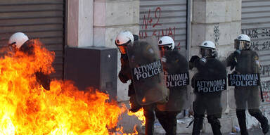 Neues Sparpaket: Krawalle in Athen