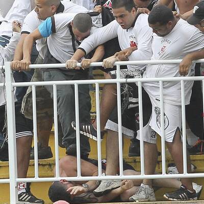 Fan-Krawalle schockieren WM-Gastgeber